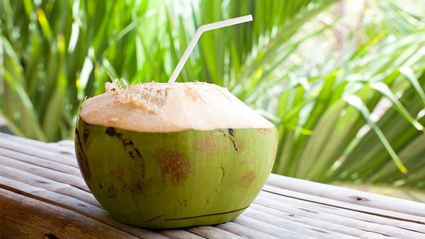 8 lợi ích tuyệt vời của nước Dừa