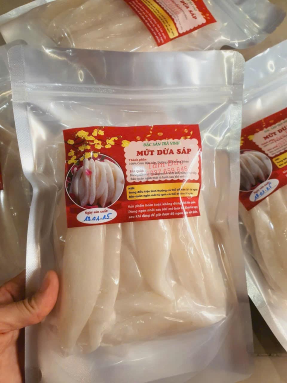 Mứt Dừa Sáp Trà Vinh